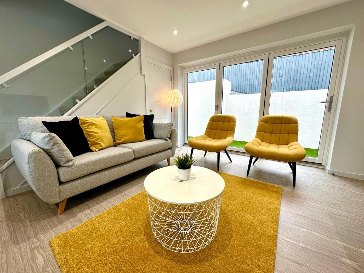 Stunning Brand New House - Sleeps 6 - Free Parking - Great Location - Fast Wifi - Smart Tv - Close To Poole & Bournemouth & Sandbanks Bagian luar foto
